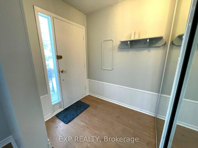 184 Hollyberry Tr, Toronto, M2H 2P4 | Image 2