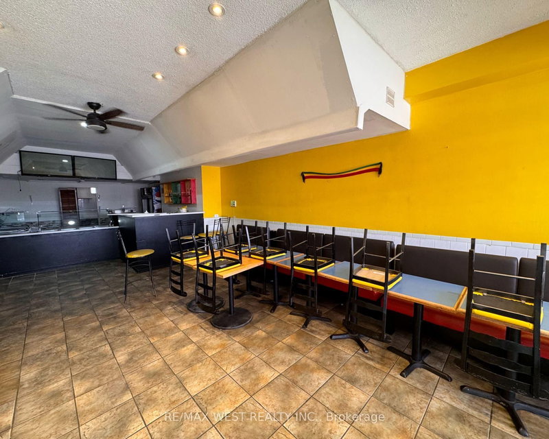 477 Oakwood Ave, Toronto, M6E 2W4 | Image 2