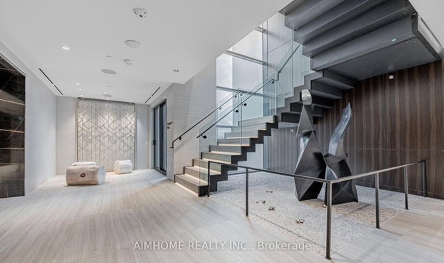 417 - 280 Howland Avenue