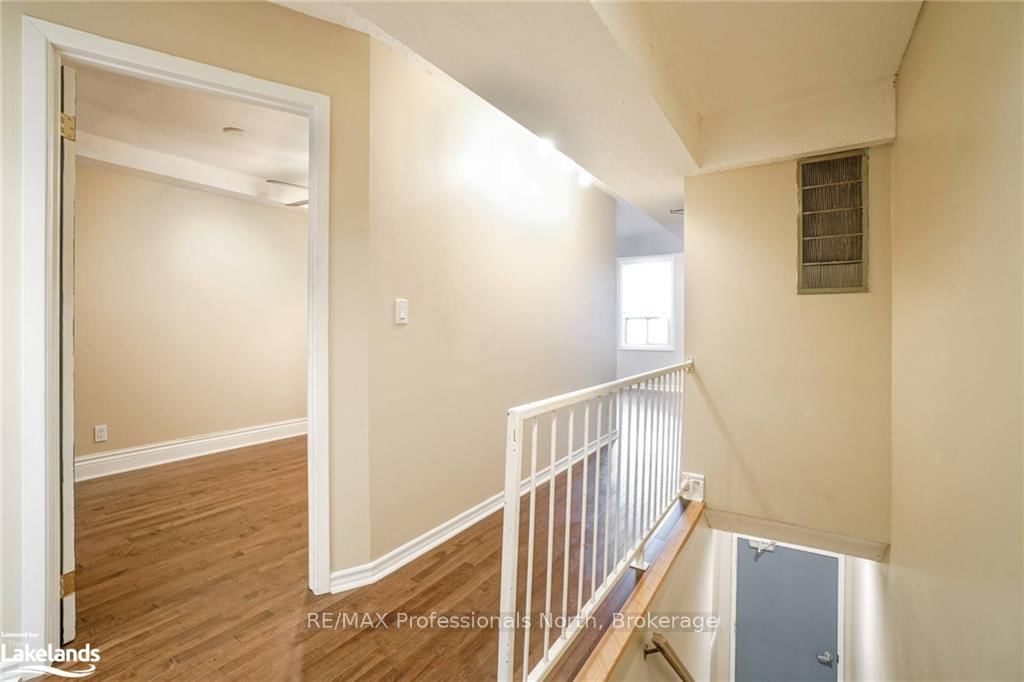 214 E Gerrard Street • Toronto, ON photo 13