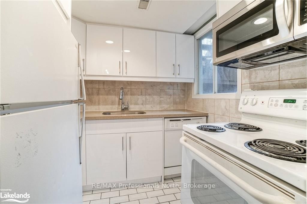 214 E Gerrard Street • Toronto, ON photo 17