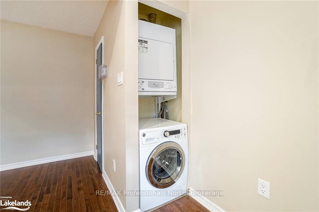 214 E Gerrard Street • Toronto, ON photo 21