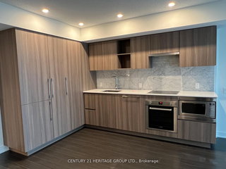 2210 - 19 Bathurst Street