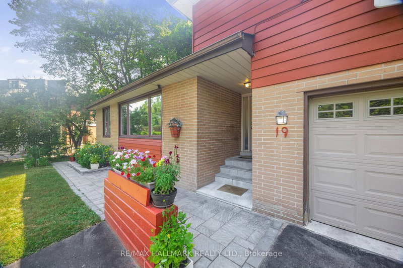 19 Talwood Dr, Toronto, M3B 2P4 | Image 2