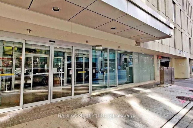 3901 - 210 Victoria Street