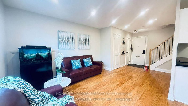 213 - 5879 Bathurst Street
