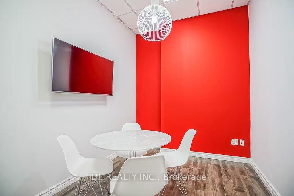 925 Bay Street, Unit R1A - Photo 4