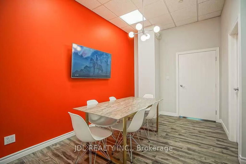 R1A - 925 Bay St, Toronto, M5S 3L4 | Image 2