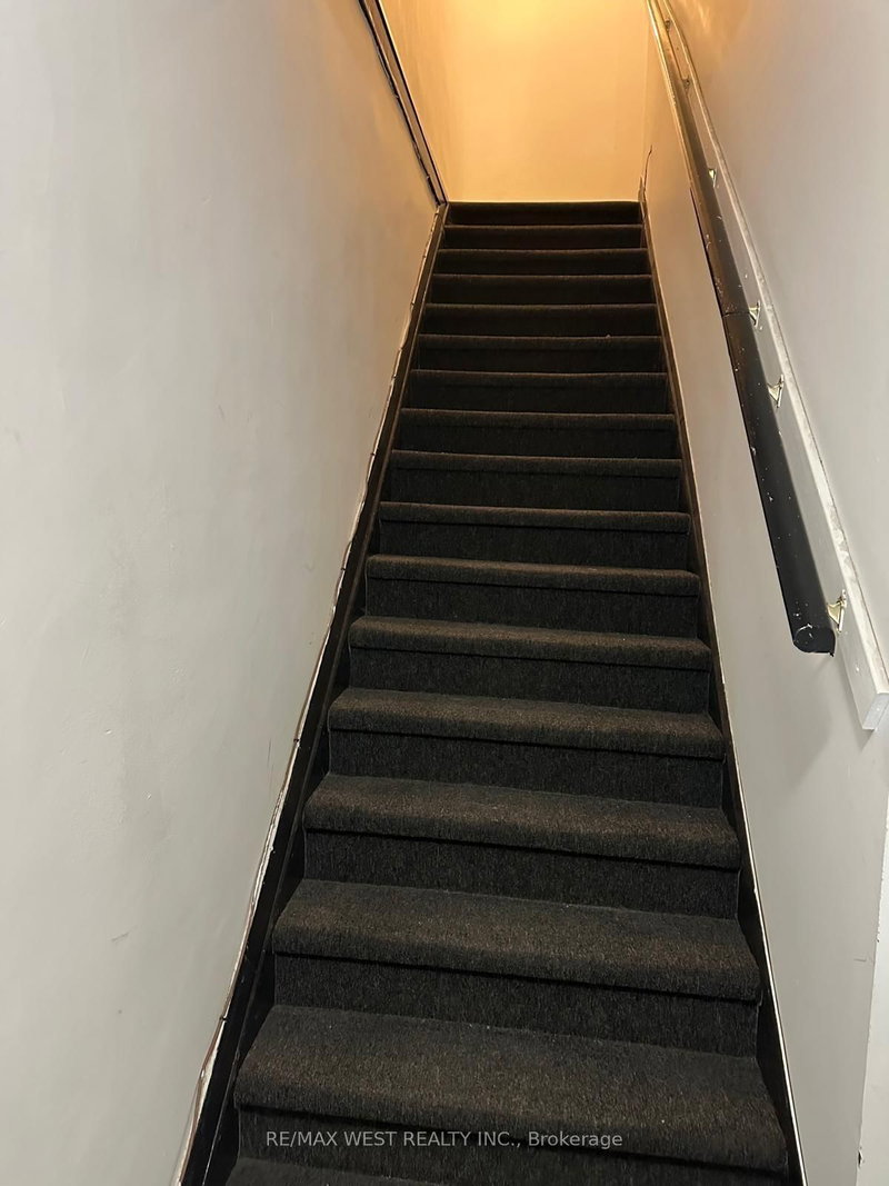 4 - 965 Bloor St, Toronto, M6H 1L7 | Image 3