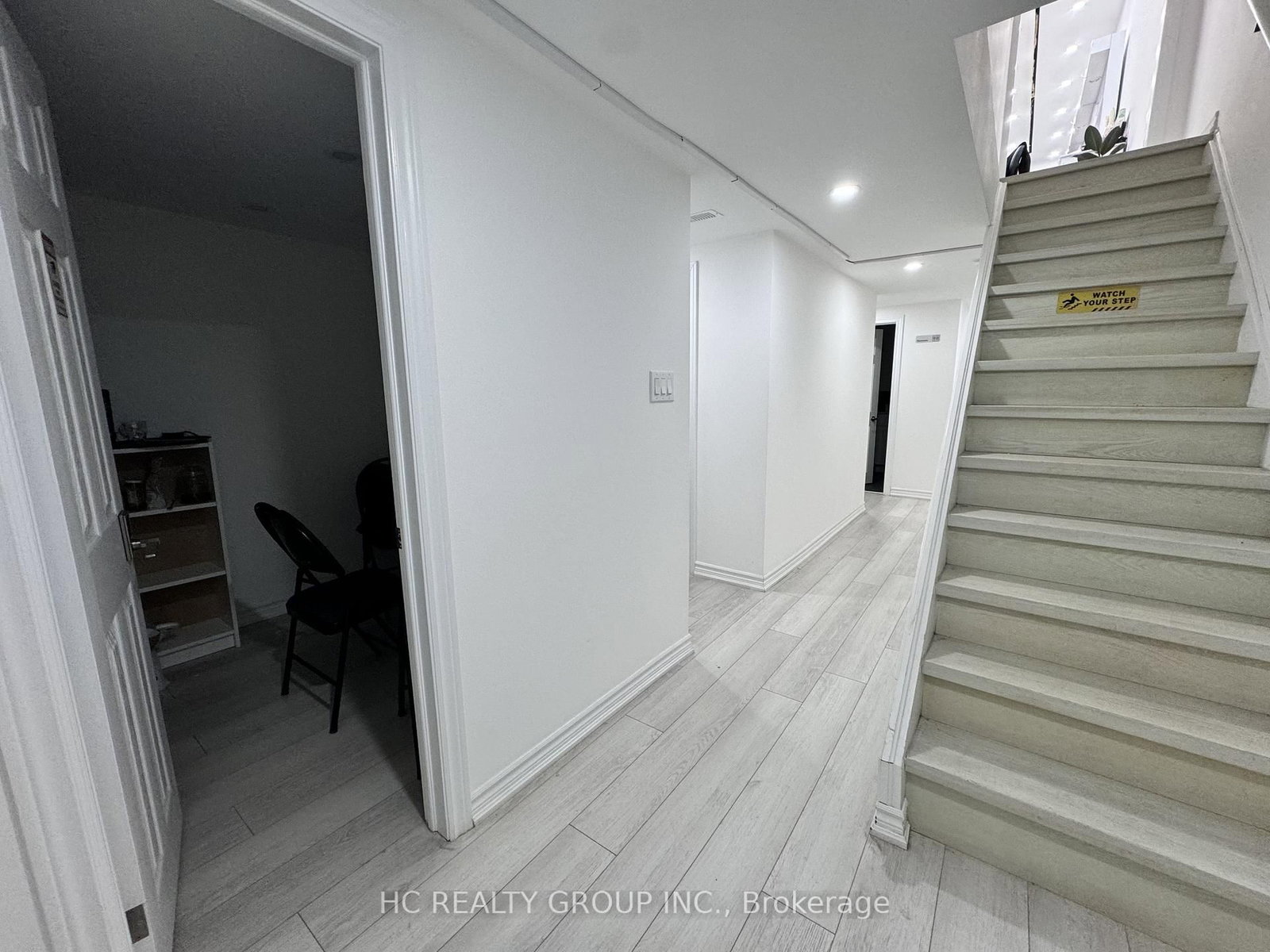 523 Eglington Avenue - Photo 14