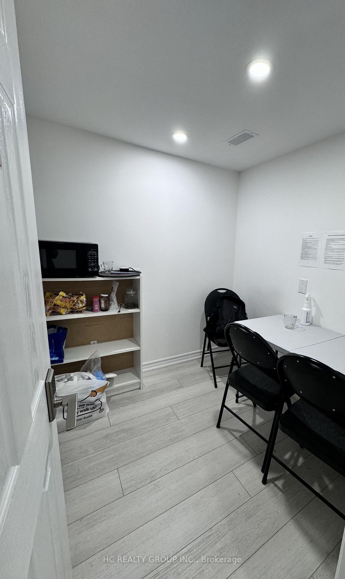 523 Eglington Avenue - Photo 16