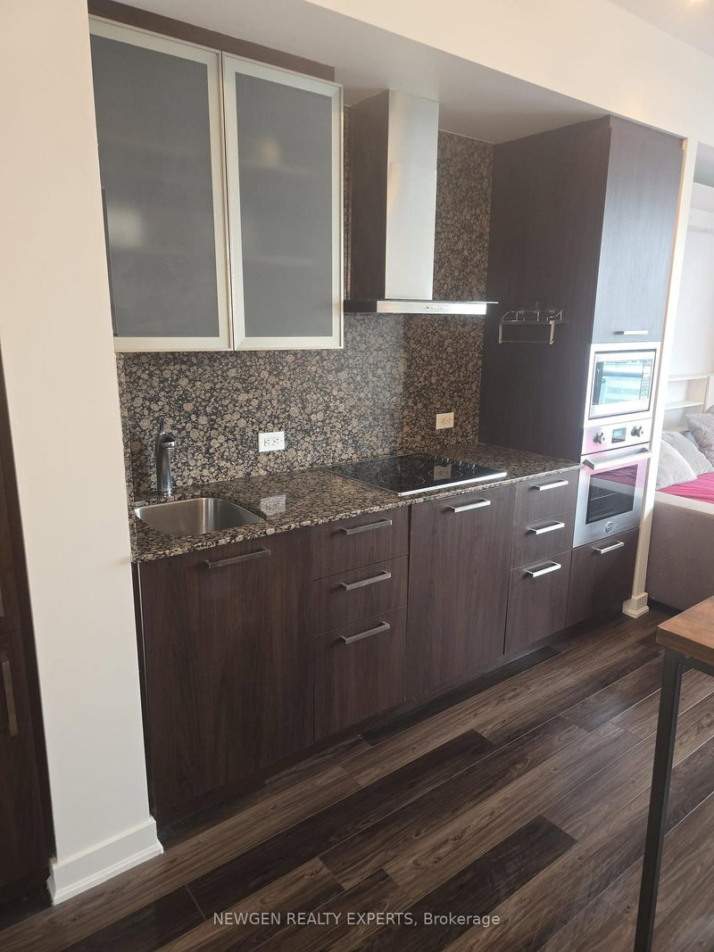 home for lease on 4601-14 York Street