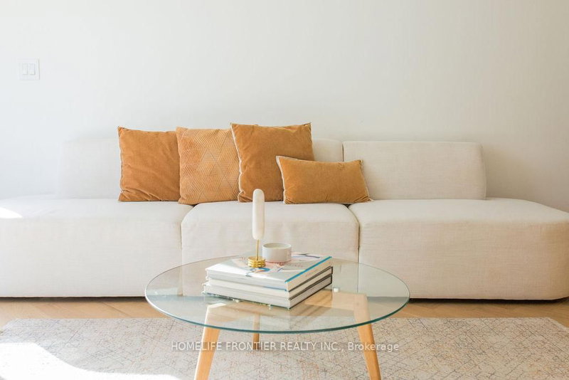 127 Glenvale Blvd, Toronto, M4G 2W1 | Image 3