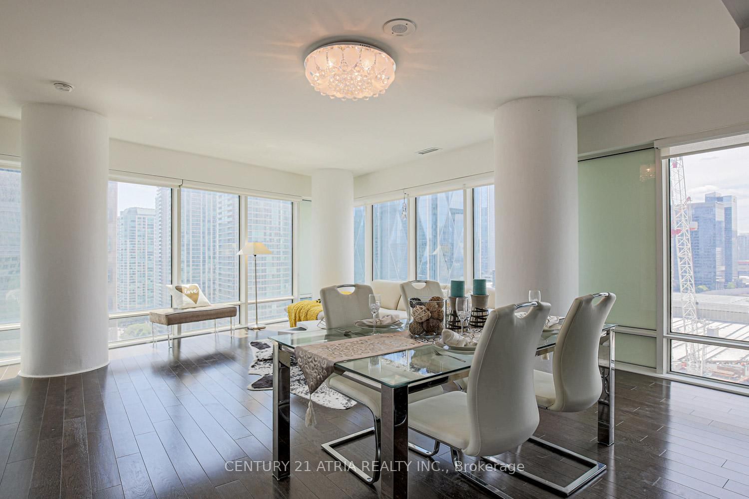 8 The Esplanade Avenue • #2002 • Toronto, ON photo 11