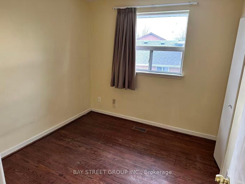 Upper - 40 Bellbury Cres, Toronto, M2J 2J8 | Image 3