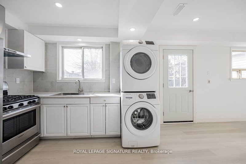 B/Main - 54 Tuscarora Dr, Toronto, M2H 2K3 | Image 3