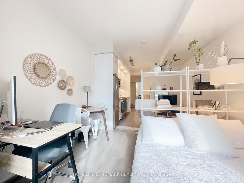 home for lease on 1606-99 JOHN Street