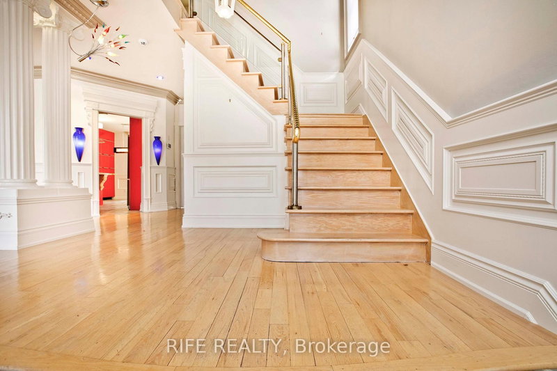 573 Old Orchard Grve, Toronto, M5M 2H2 | Image 2