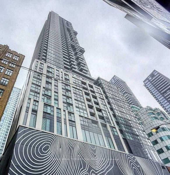 home for lease on Ph203-87 Peter Street