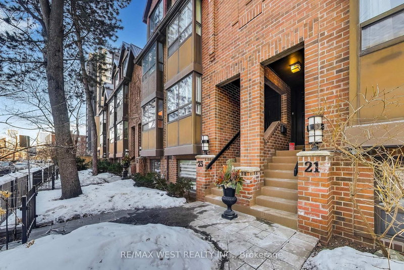 21 Dundonald St, Toronto, M4Y 1K3 | Image 2