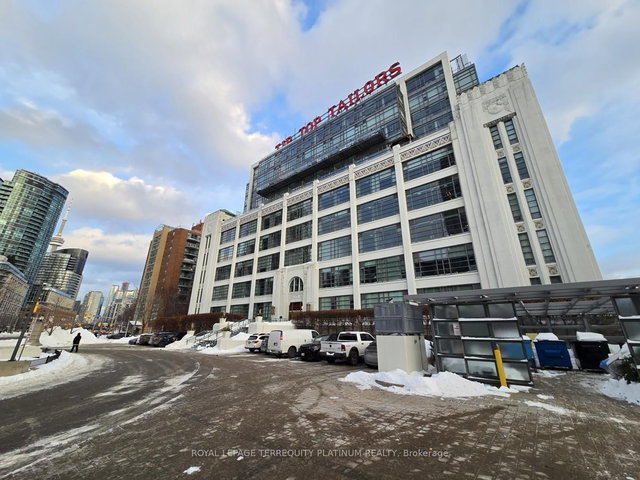 221 - 637 Lake Shore Boulevard W