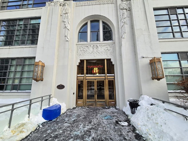 221 - 637 Lake Shore Boulevard W