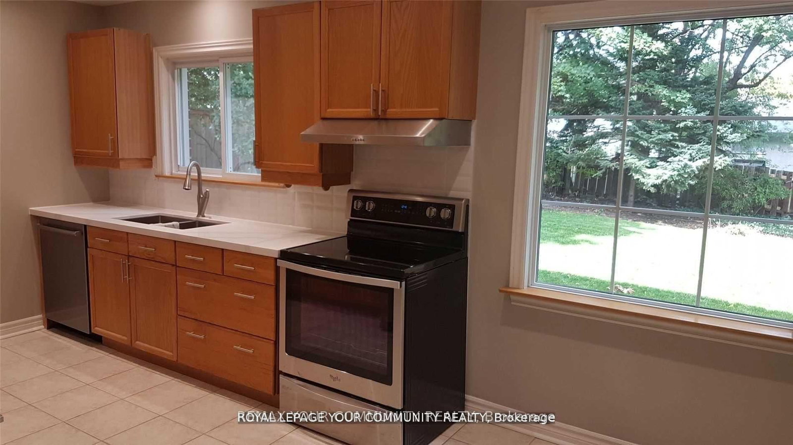 Detached House for lease at 32 Shouldice Court, Toronto, Ontario, M2L 2S4 - St. Andrew-Windfields - MLS: C12861348