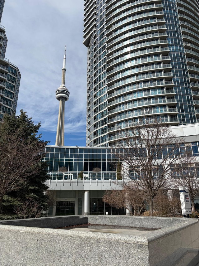 2609 - 8 York Street