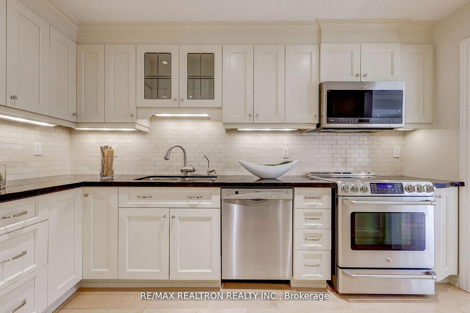 Townhouse for sale at 14 Anvil Millway, Toronto, Ontario, M2L 1R1 - St. Andrew-Windfields - MLS: C12861836