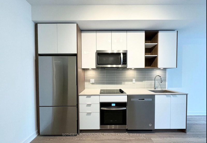 home for lease on 607-543 Richmond Street W