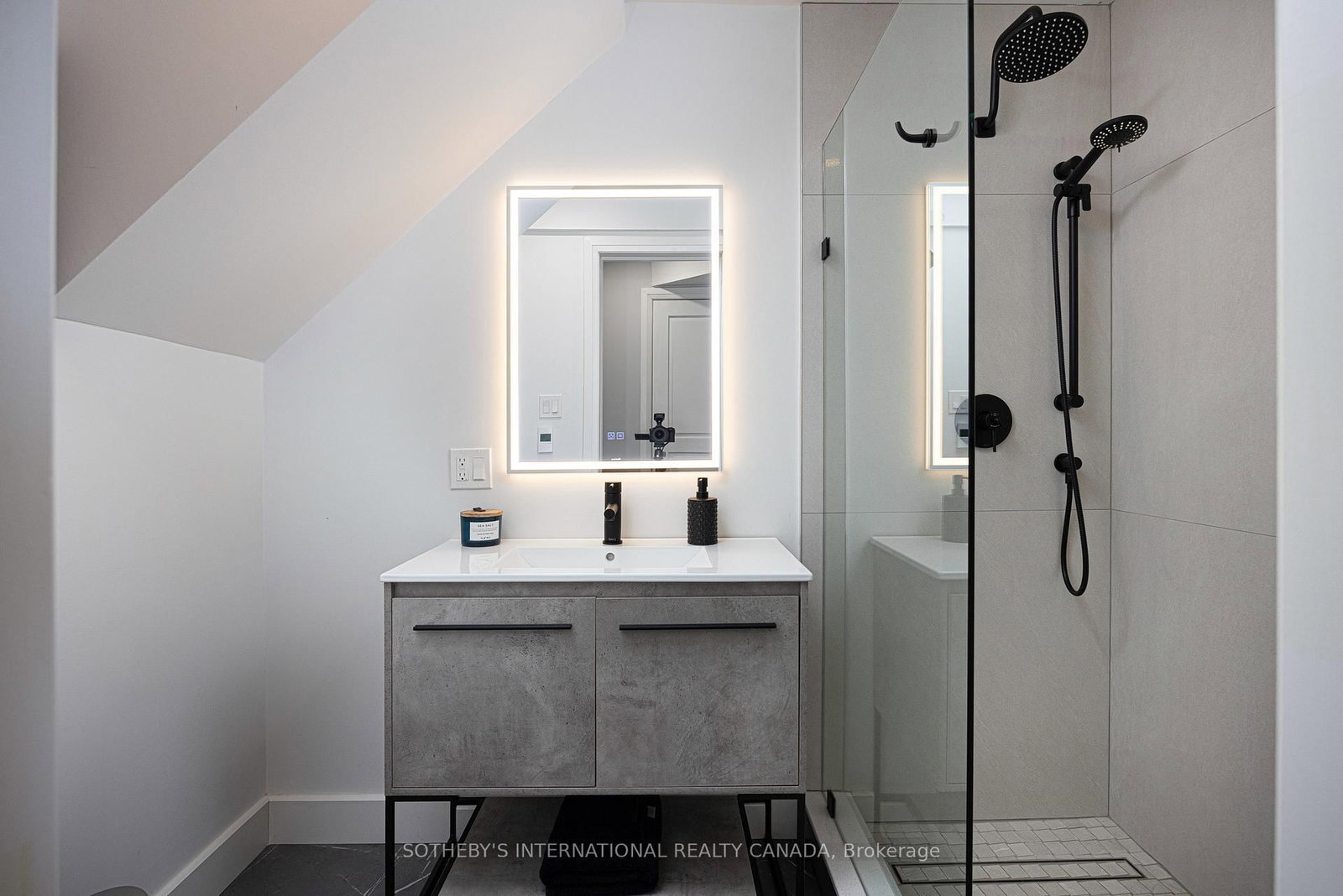 Semi-Detached House for sale at 54 Stanley Terrace, Toronto, Ontario, M6J 2R4 - Niagara - MLS: C12862766