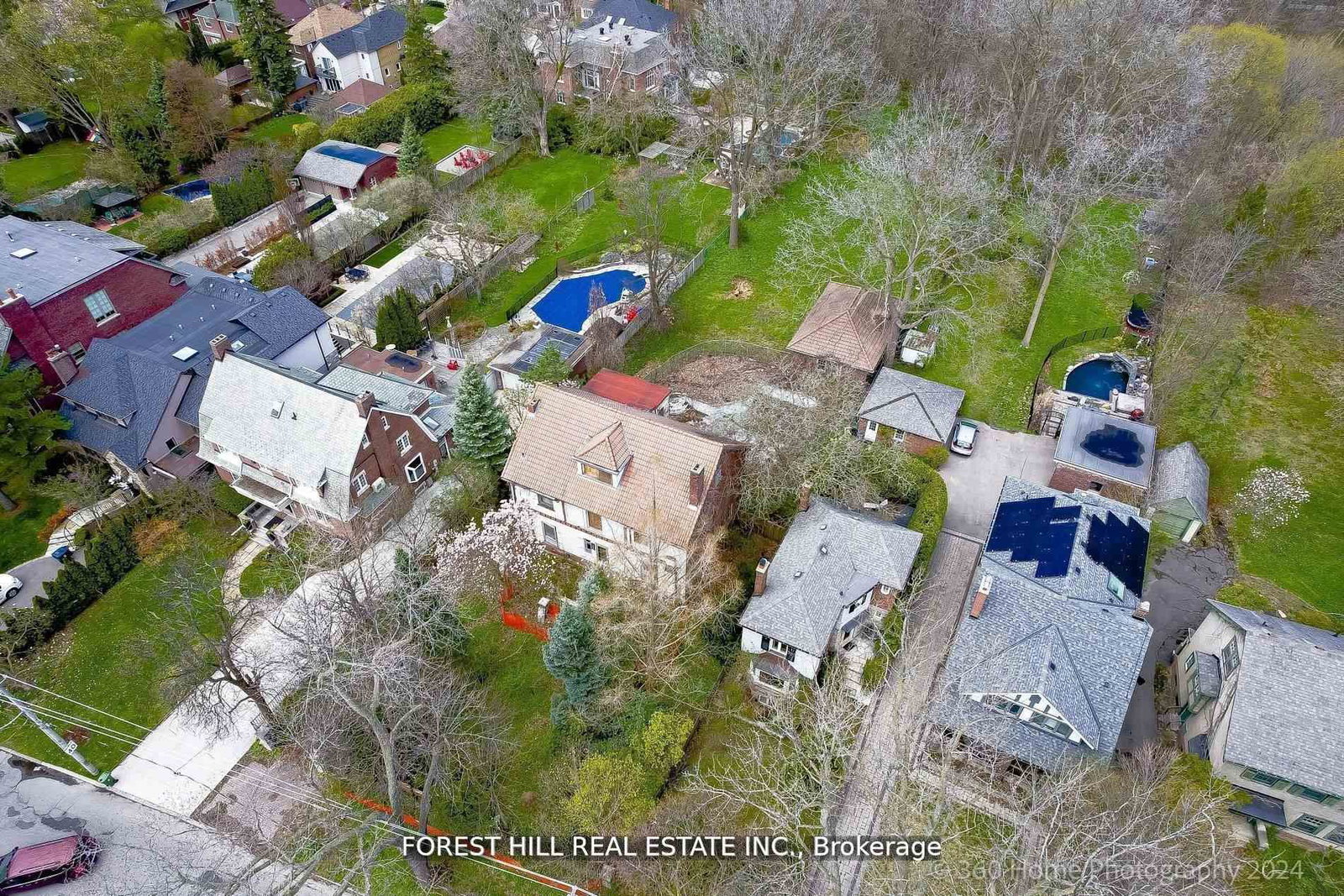 132 Blythwood Road • Toronto, ON photo 8