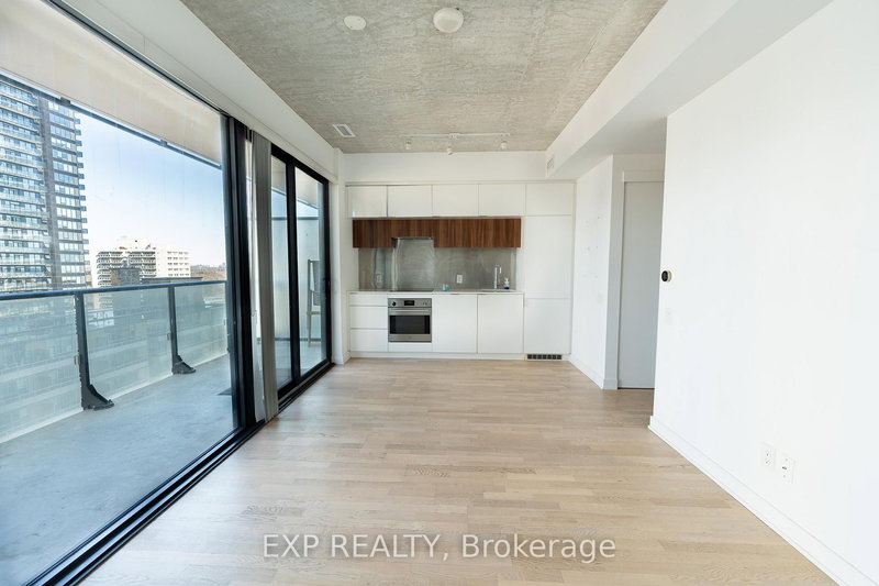 home for lease on 1204-185 Roehampton Avenue