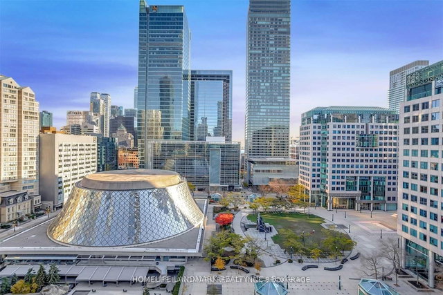 1205 - 224 King Street W