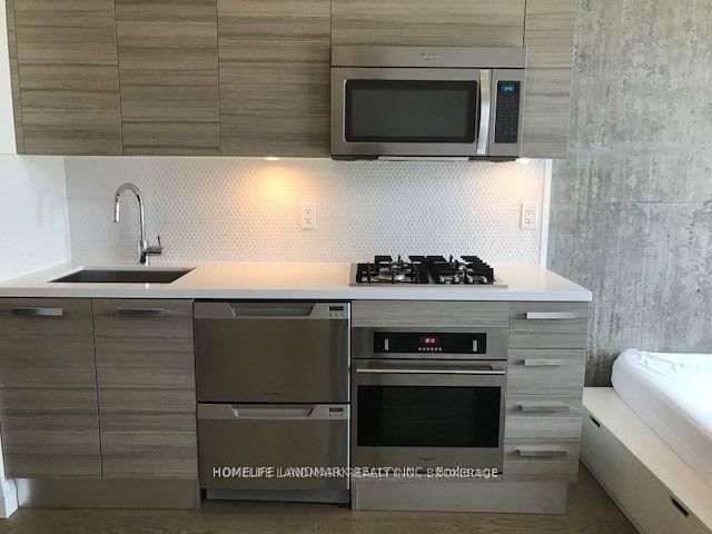 1205 - 224 King Street W