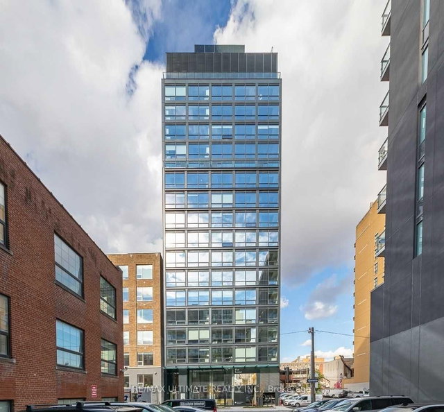 1305 - 458 Richmond Street W