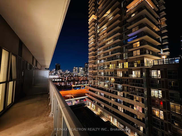 1002 - 15 Lower Jarvis Street