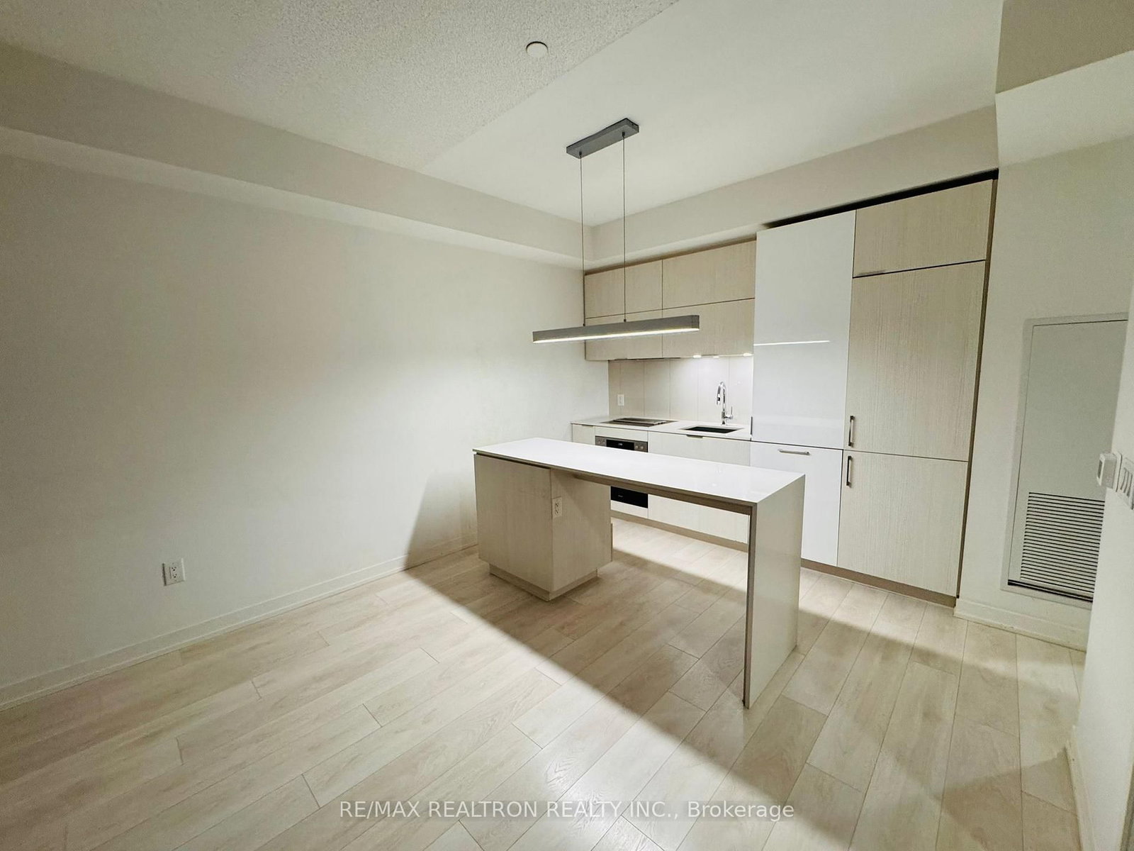 15 Lower Jarvis Street, Unit 1002 - Photo 4