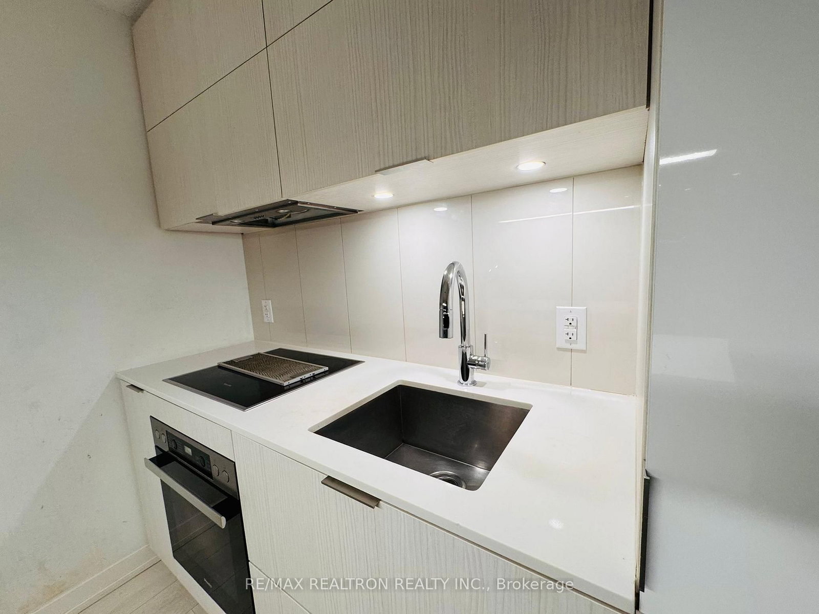 15 Lower Jarvis Street, Unit 1002 - Photo 5