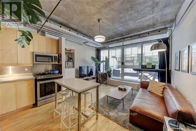 202 - 32 Stewart Street