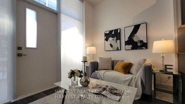 102 - 188 fairview mall Drive