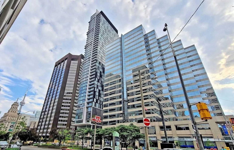 home for lease on 806-426 University Avenue