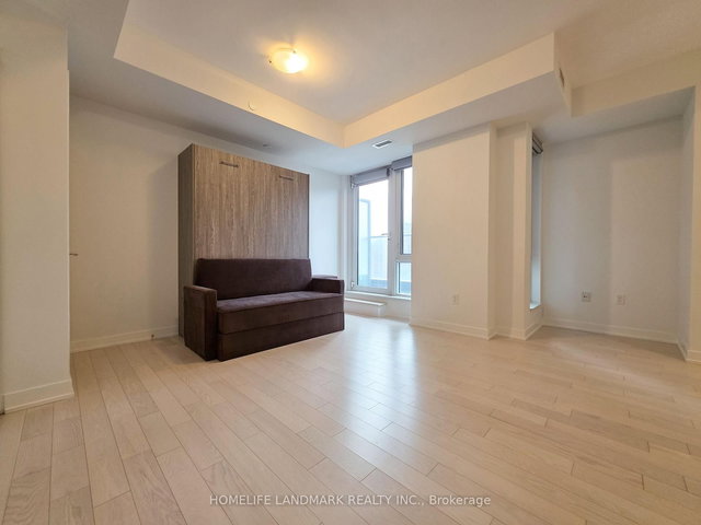 605 - 330 Richmond Street W