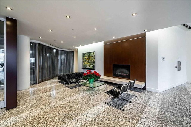 1709 - 208 QUEENS Quay