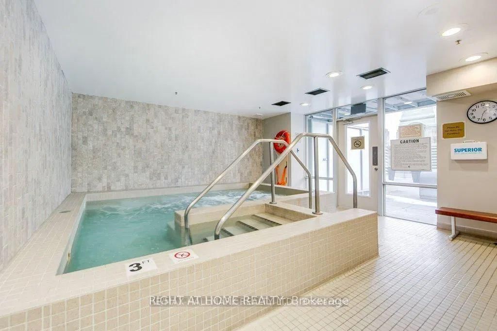 1 King Street W, Unit 4404 - Photo 13