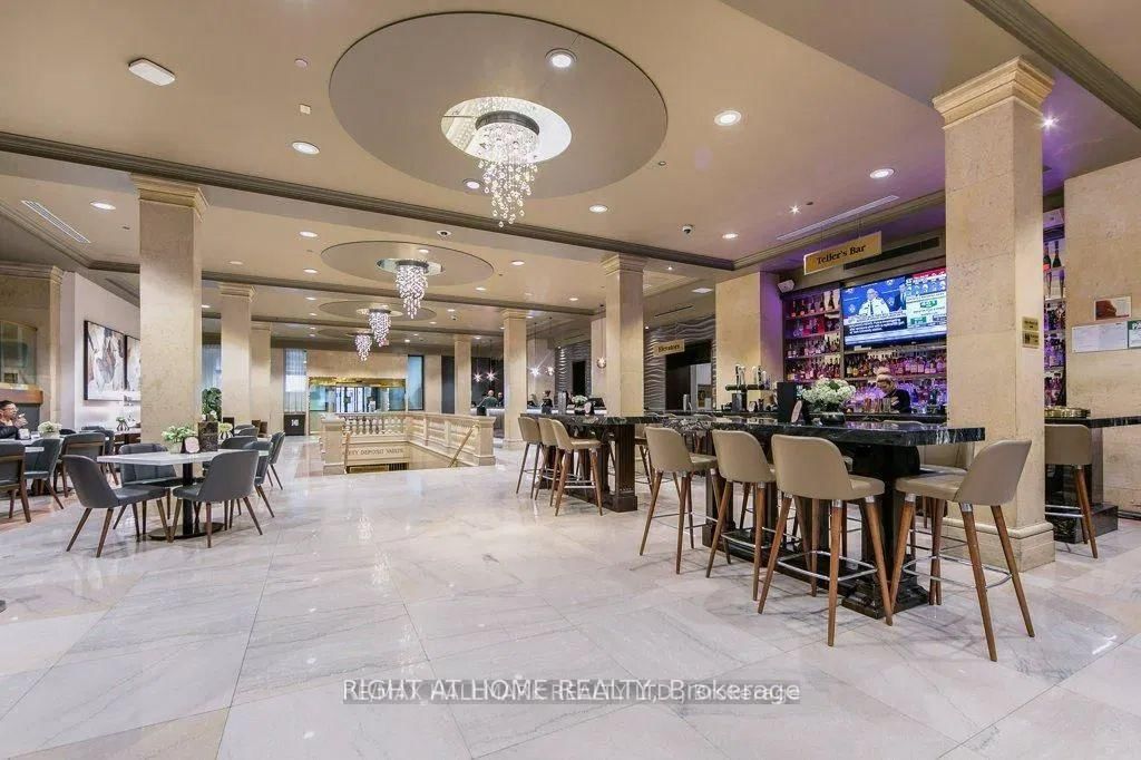 1 King Street W, Unit 4404 - Photo 4