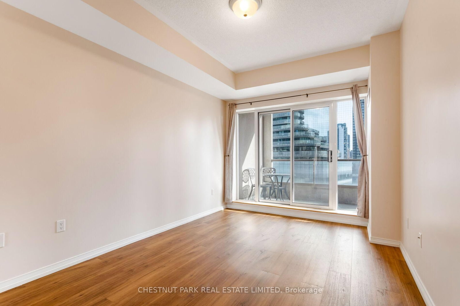909 Bay Street, Unit 710 - Photo 18