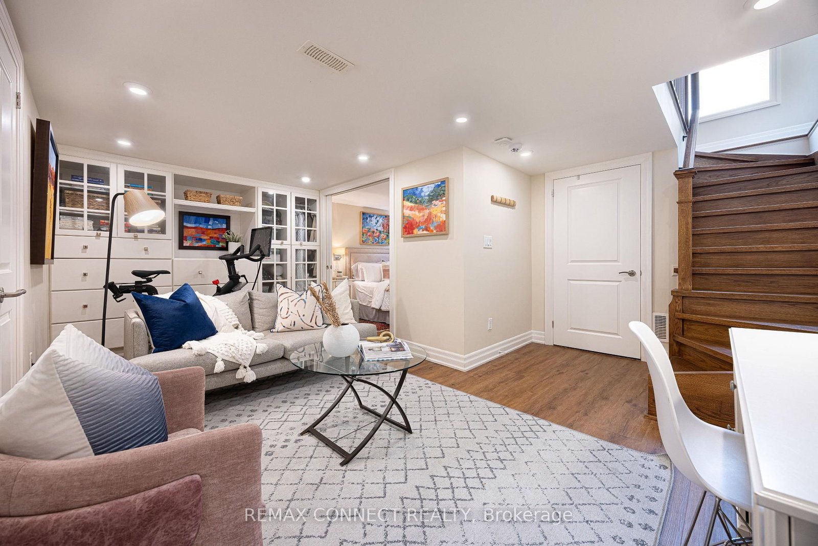 Townhouse sold at 122 Robinson Street, Toronto, Ontario, M6J 1M2 - Trinity-Bellwoods - MLS: C12866606