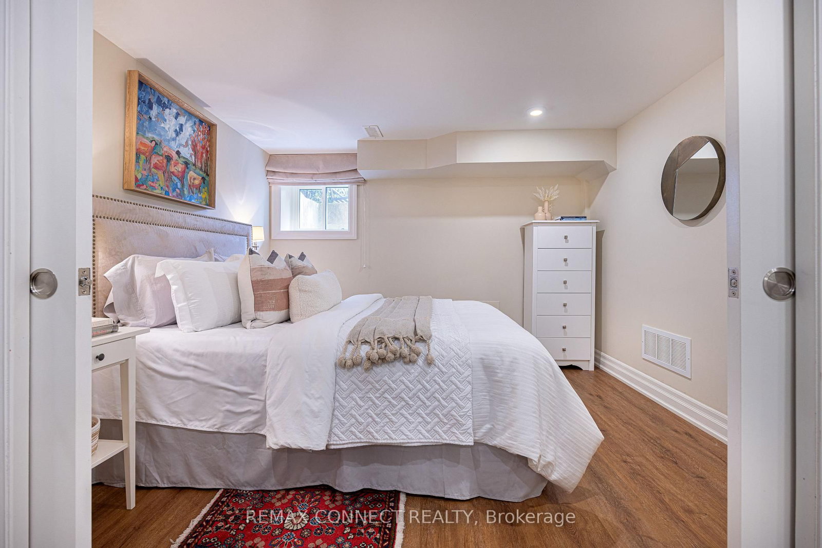 Townhouse sold at 122 Robinson Street, Toronto, Ontario, M6J 1M2 - Trinity-Bellwoods - MLS: C12866606