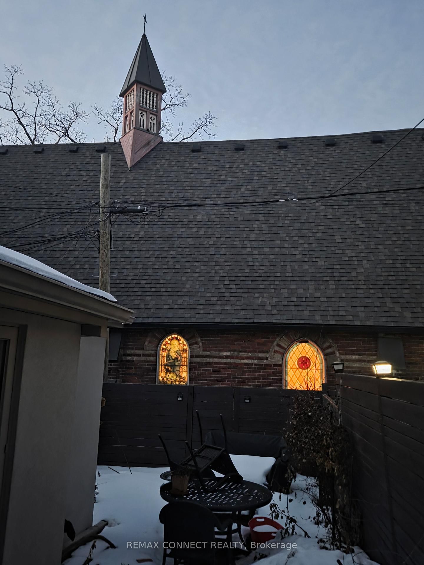 Townhouse sold at 122 Robinson Street, Toronto, Ontario, M6J 1M2 - Trinity-Bellwoods - MLS: C12866606